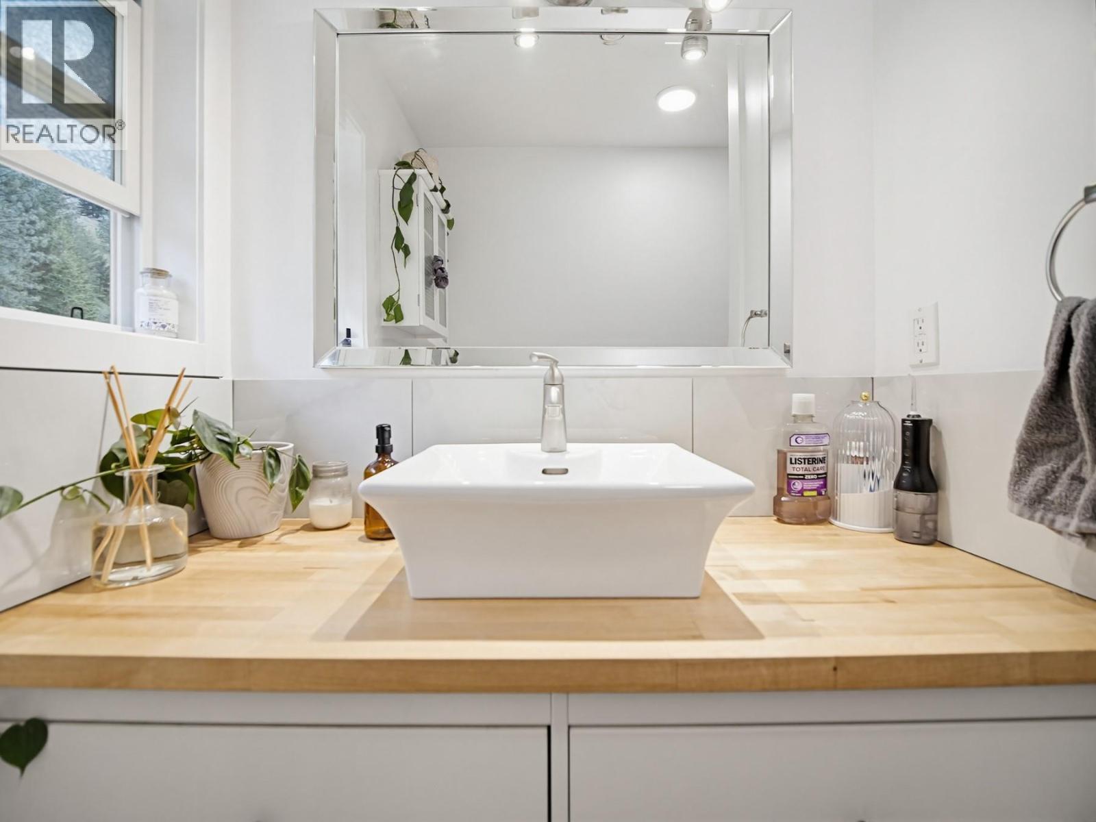 588 DURANGO Drive, Kamloops
