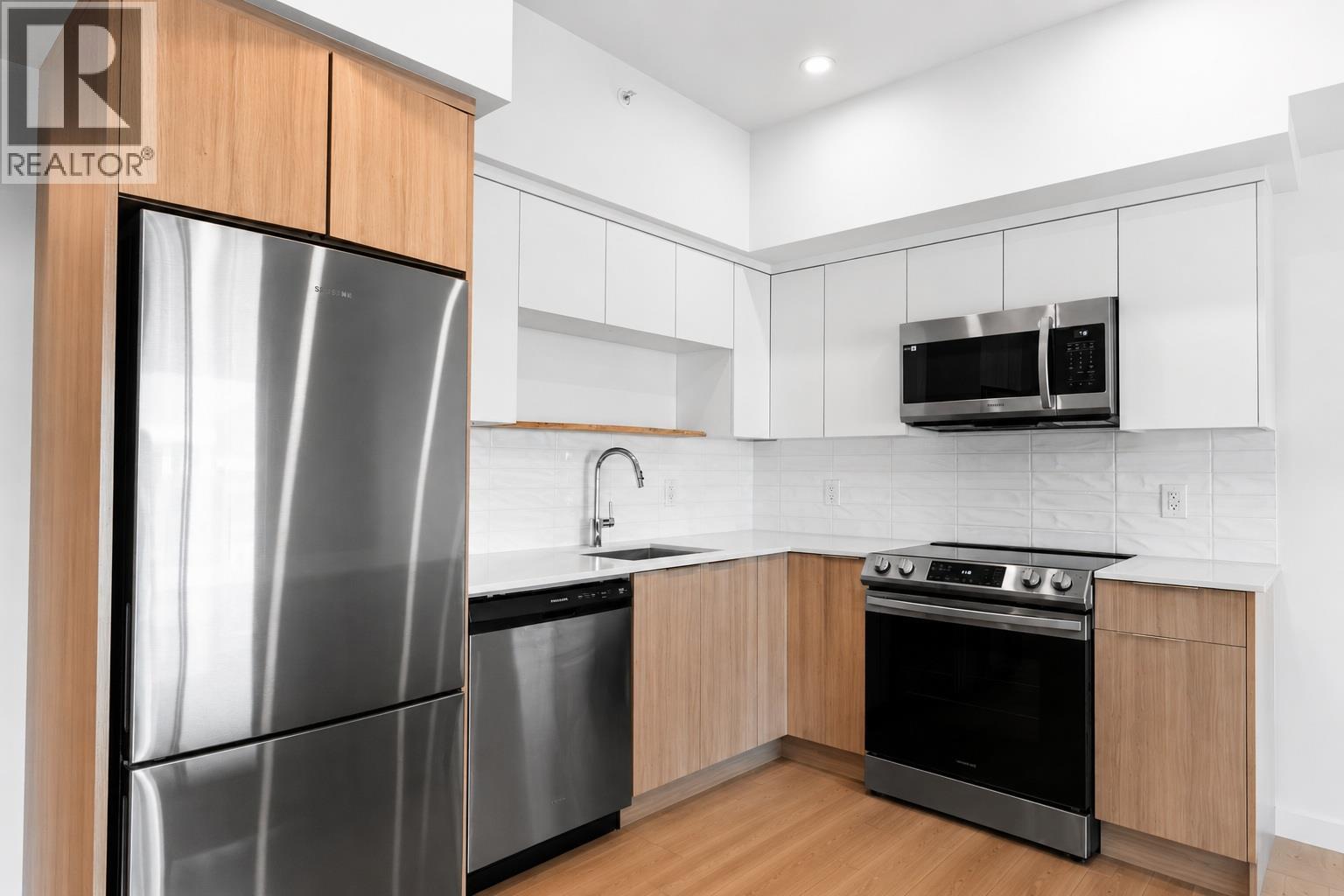 #610-604 Cawston Avenue, Kelowna
