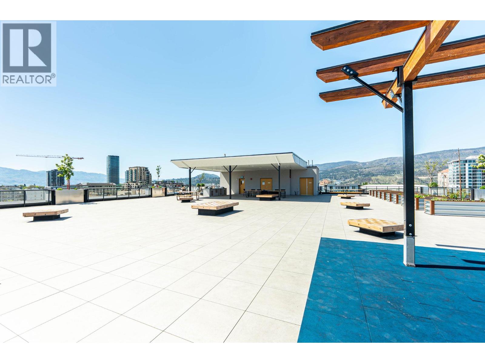 #610 604 Cawston Avenue - 25