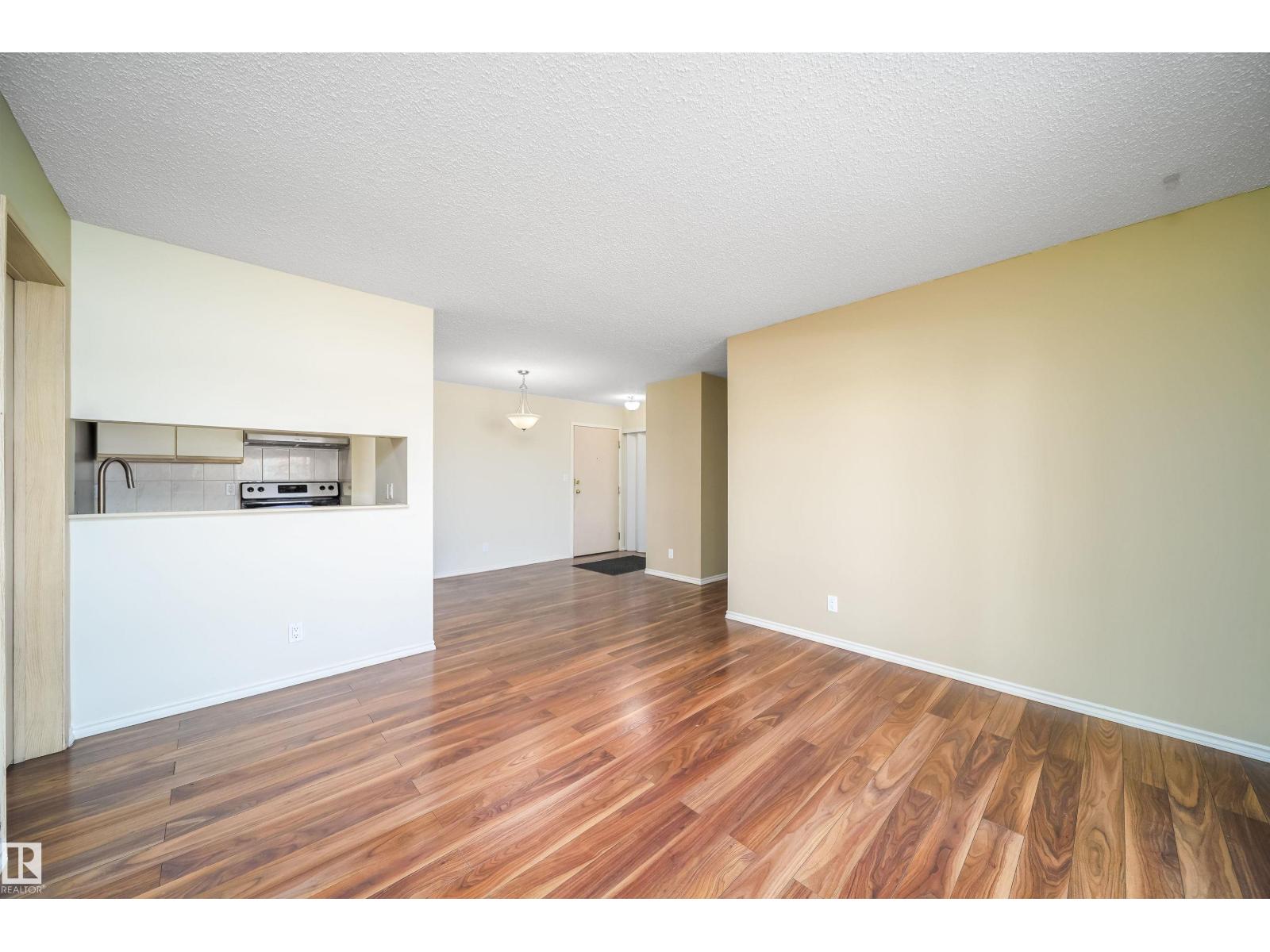 #213 5065 31 AV NW - 15