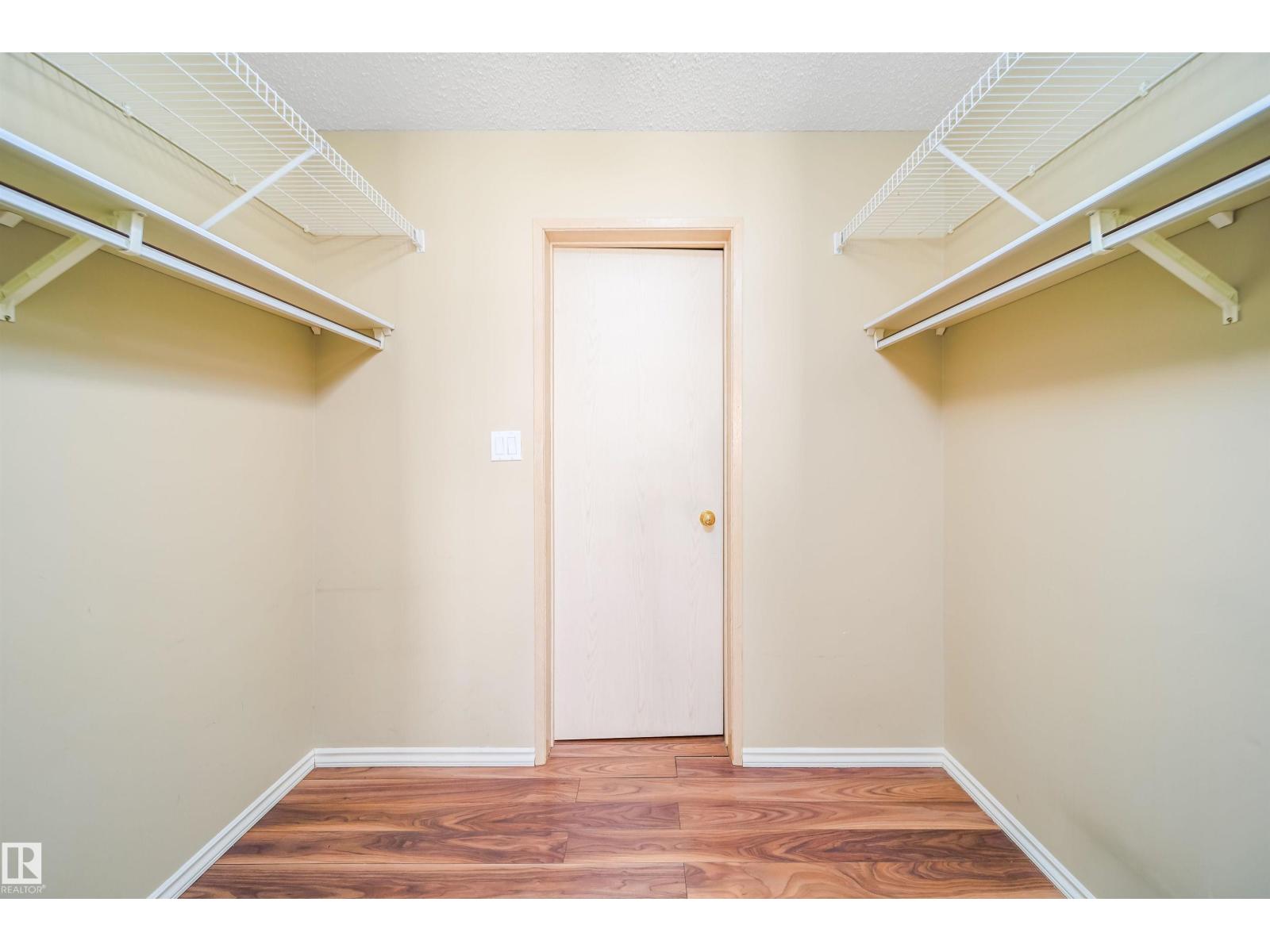 #213 5065 31 AV NW - 21