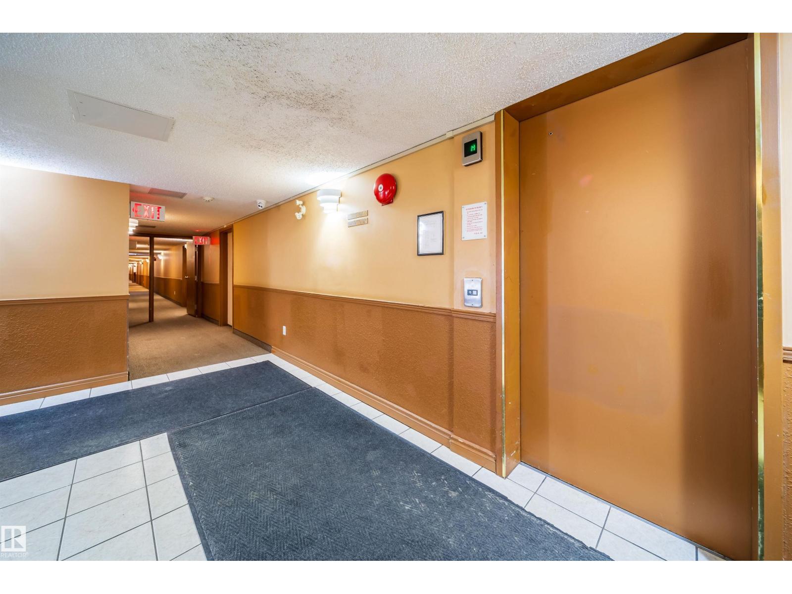 #213 5065 31 AV NW - 9