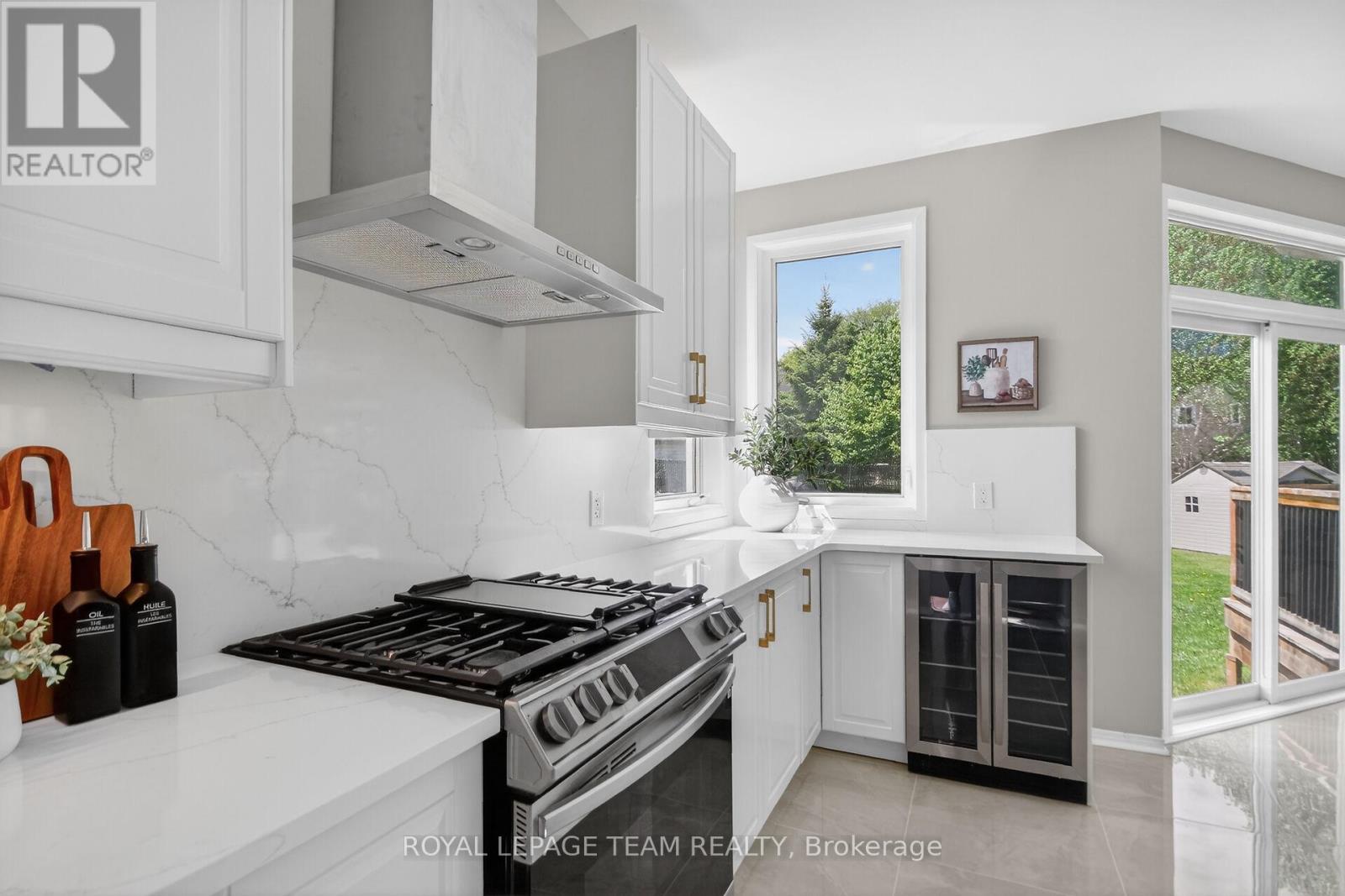 121 MUSKEGO CRESCENT - 21