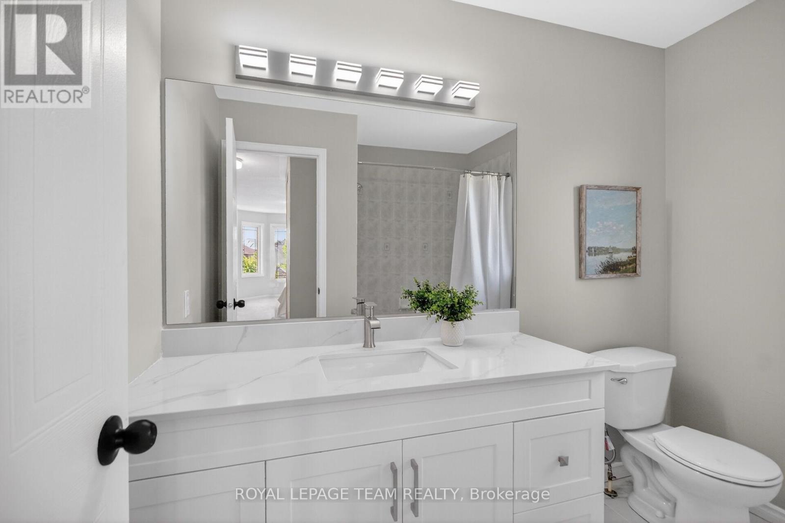 121 MUSKEGO CRESCENT - 38