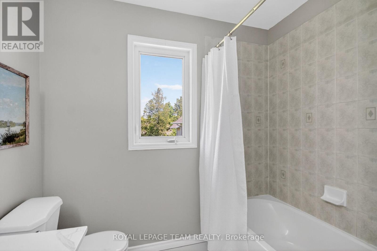 121 MUSKEGO CRESCENT - 39