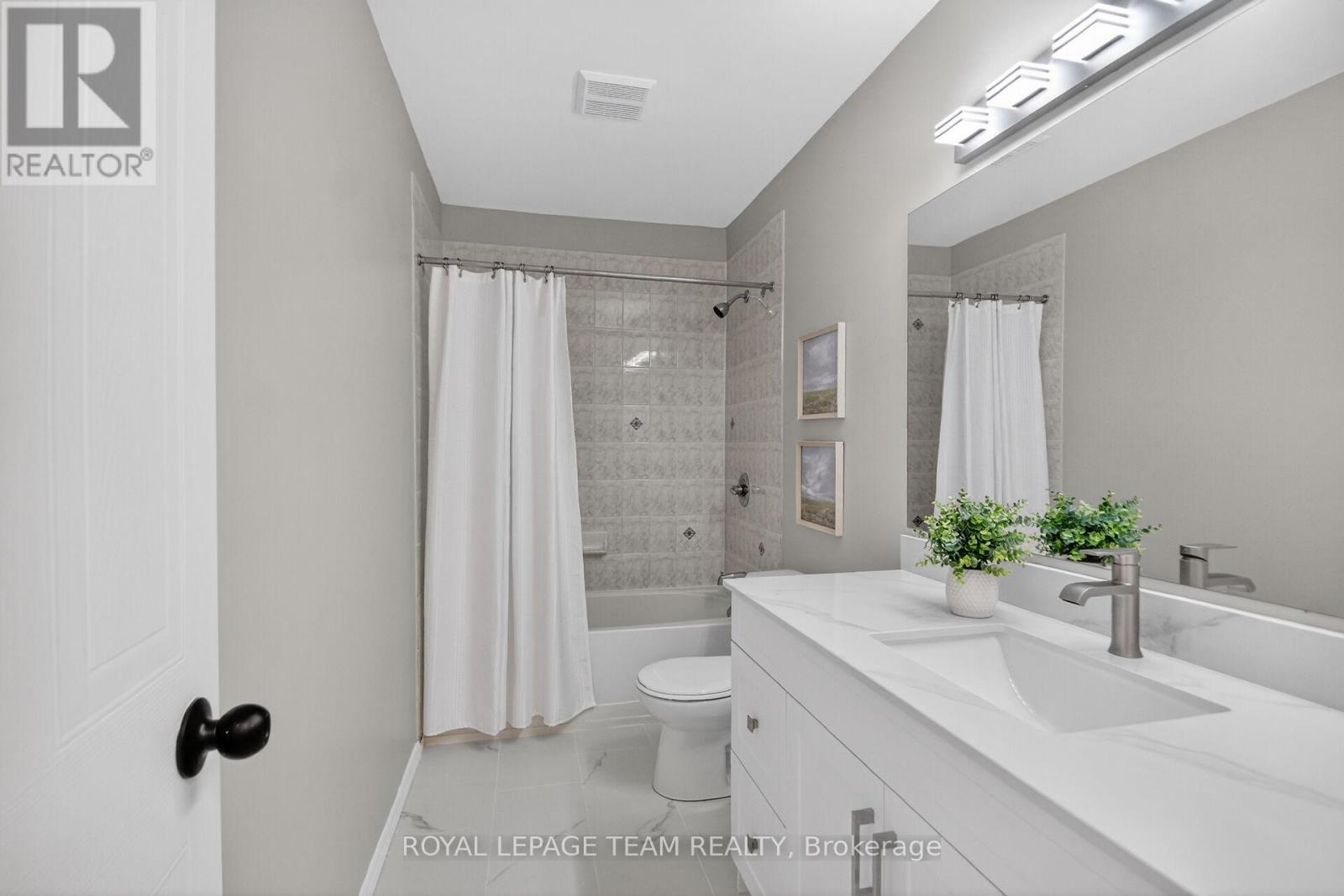 121 MUSKEGO CRESCENT - 42