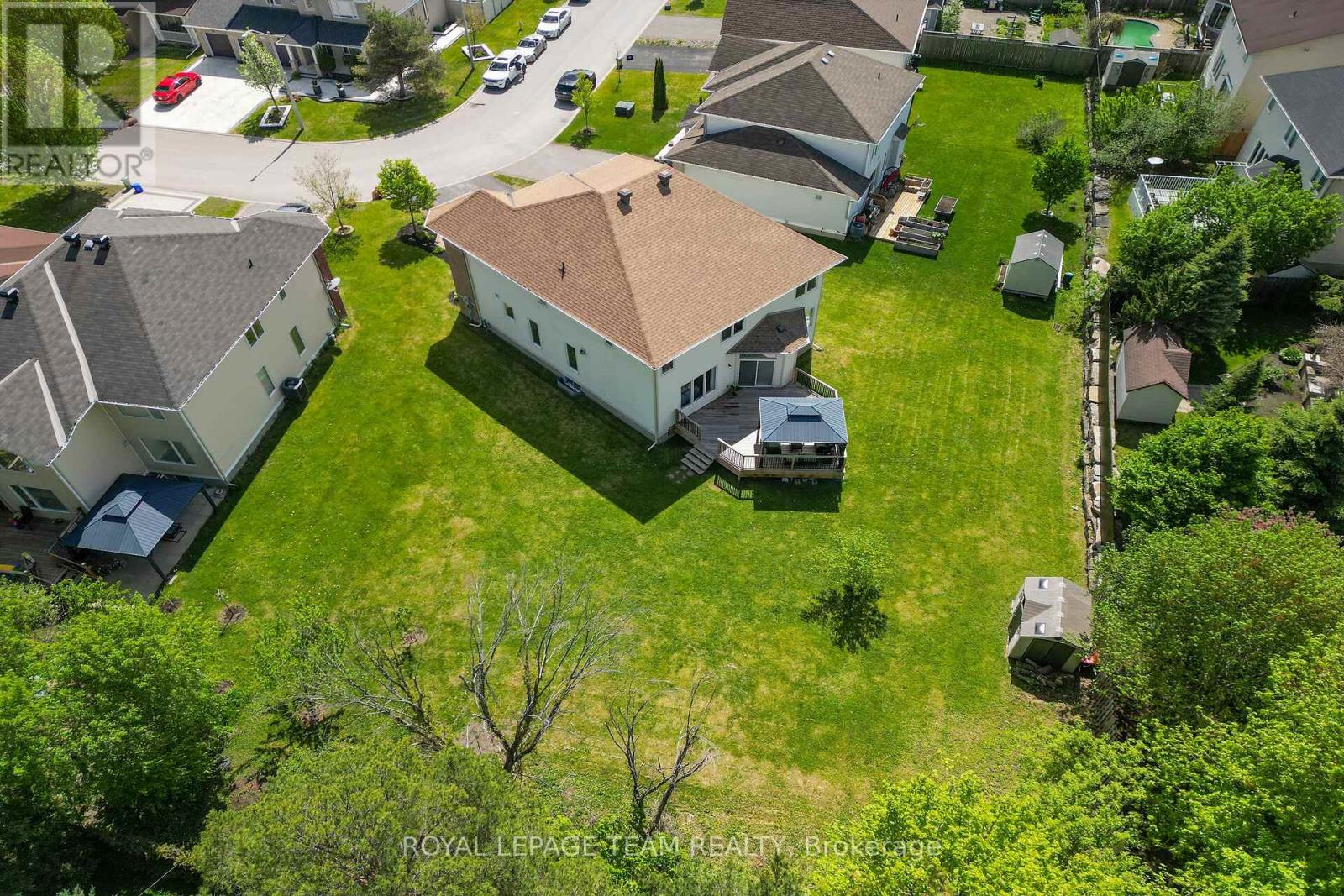121 MUSKEGO CRESCENT - 48