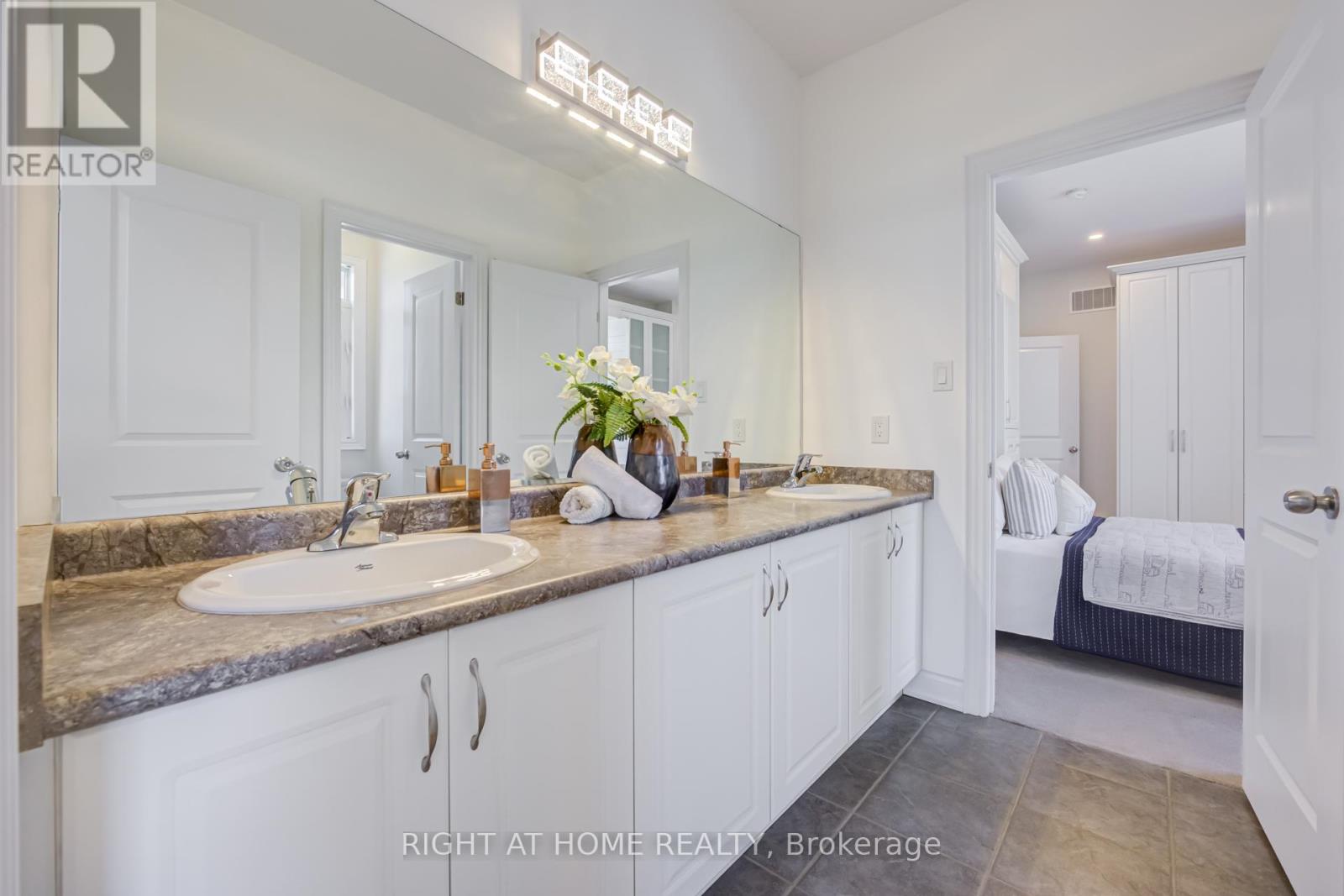 12 LABRIOLA COURT - 20