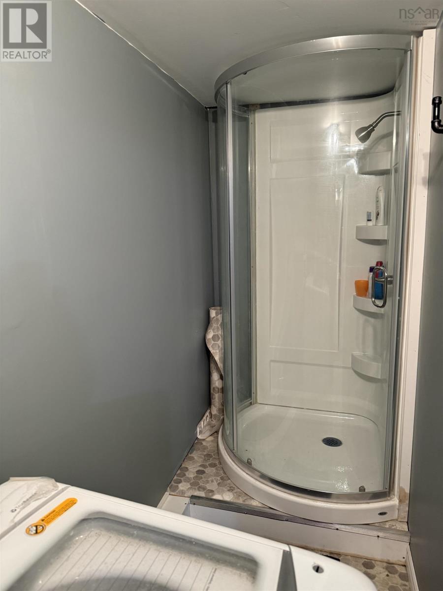39 Coll Avenue - 12