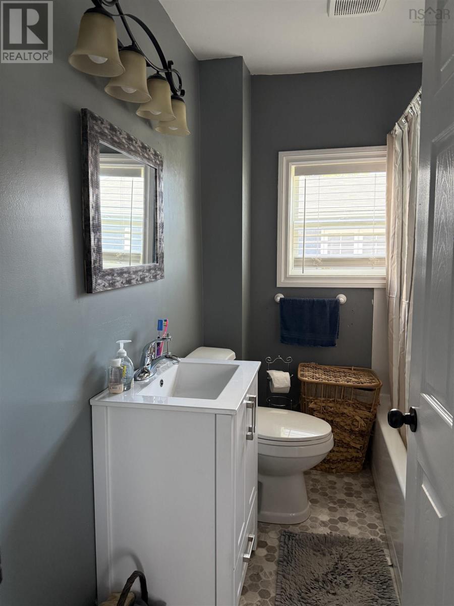 39 Coll Avenue - 8