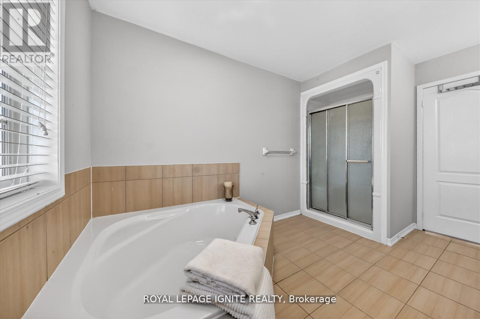 1447 BASSINGTHWAITE COURT - 25