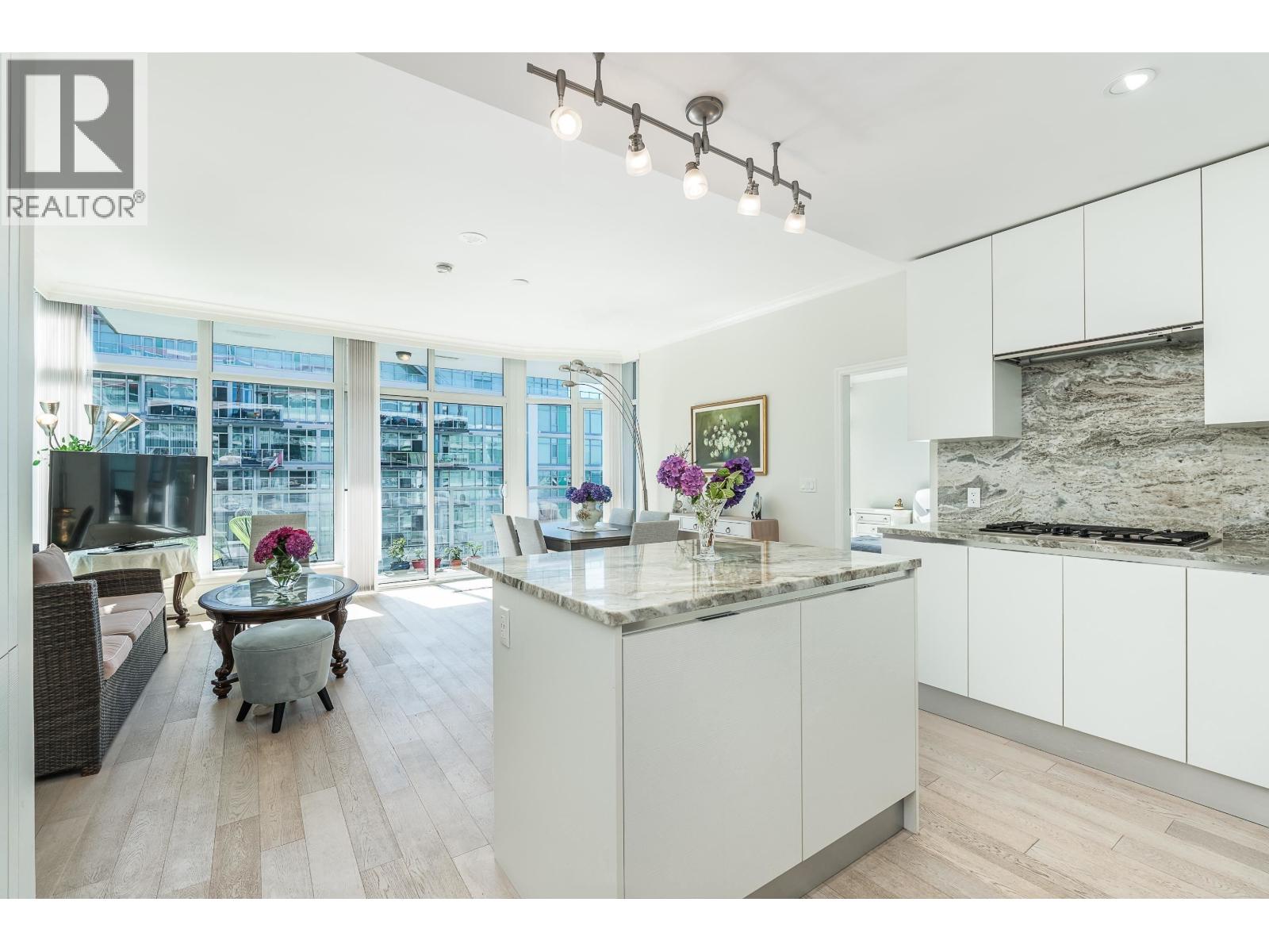 703 175 VICTORY SHIP Way - main photo
