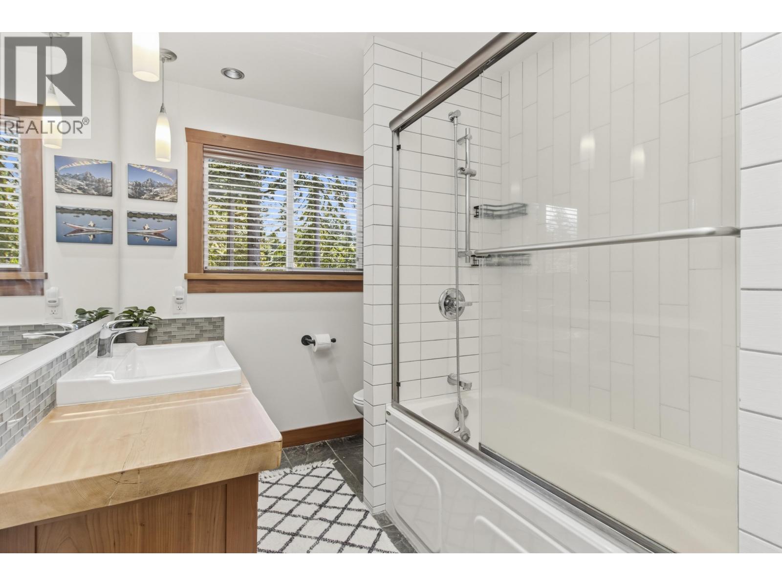 40495 N HIGHLANDS WAY, Squamish