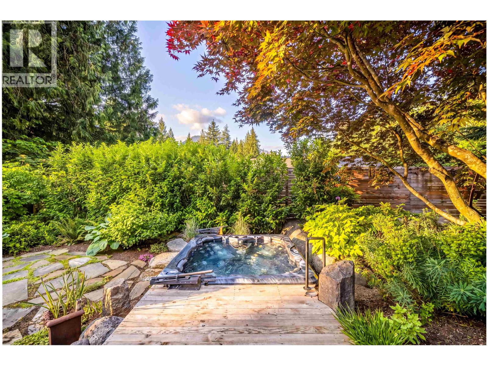 40495 N HIGHLANDS WAY, Squamish