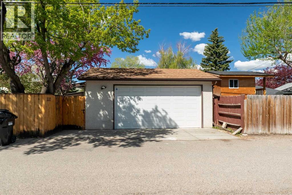 332 Wascana Crescent SE - 43