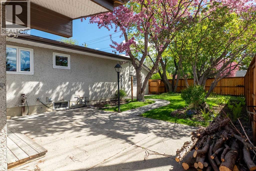 332 Wascana Crescent SE - 37