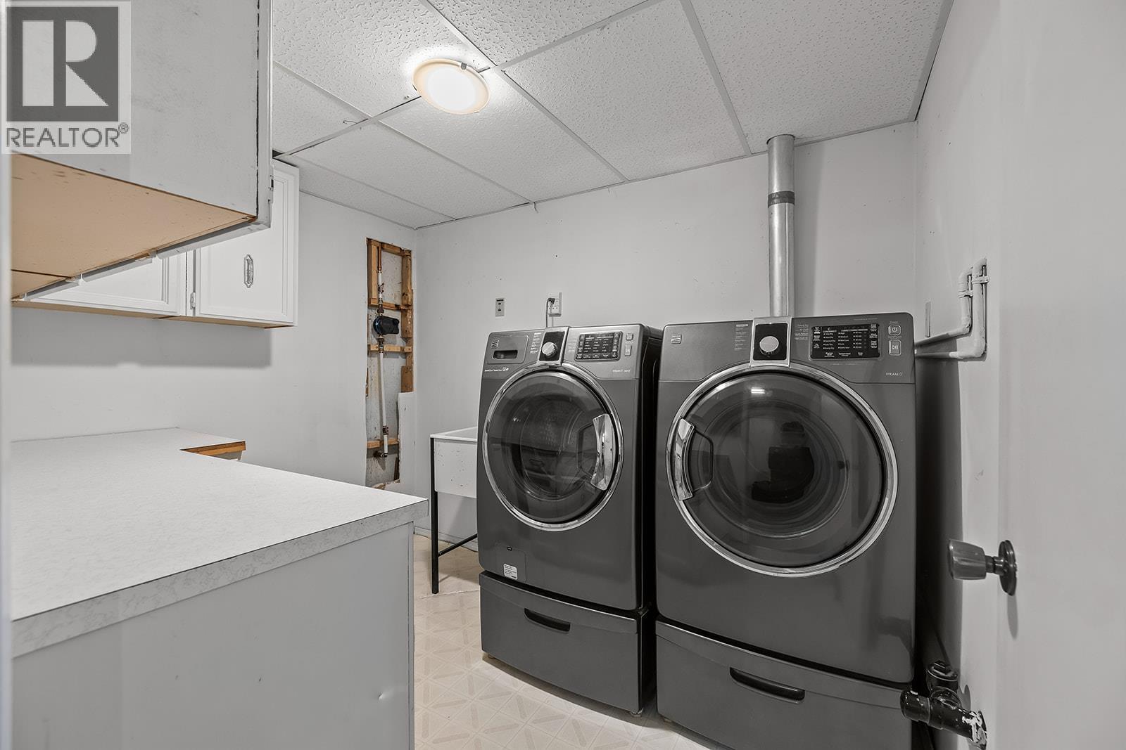 650 Dougall Road S - 39