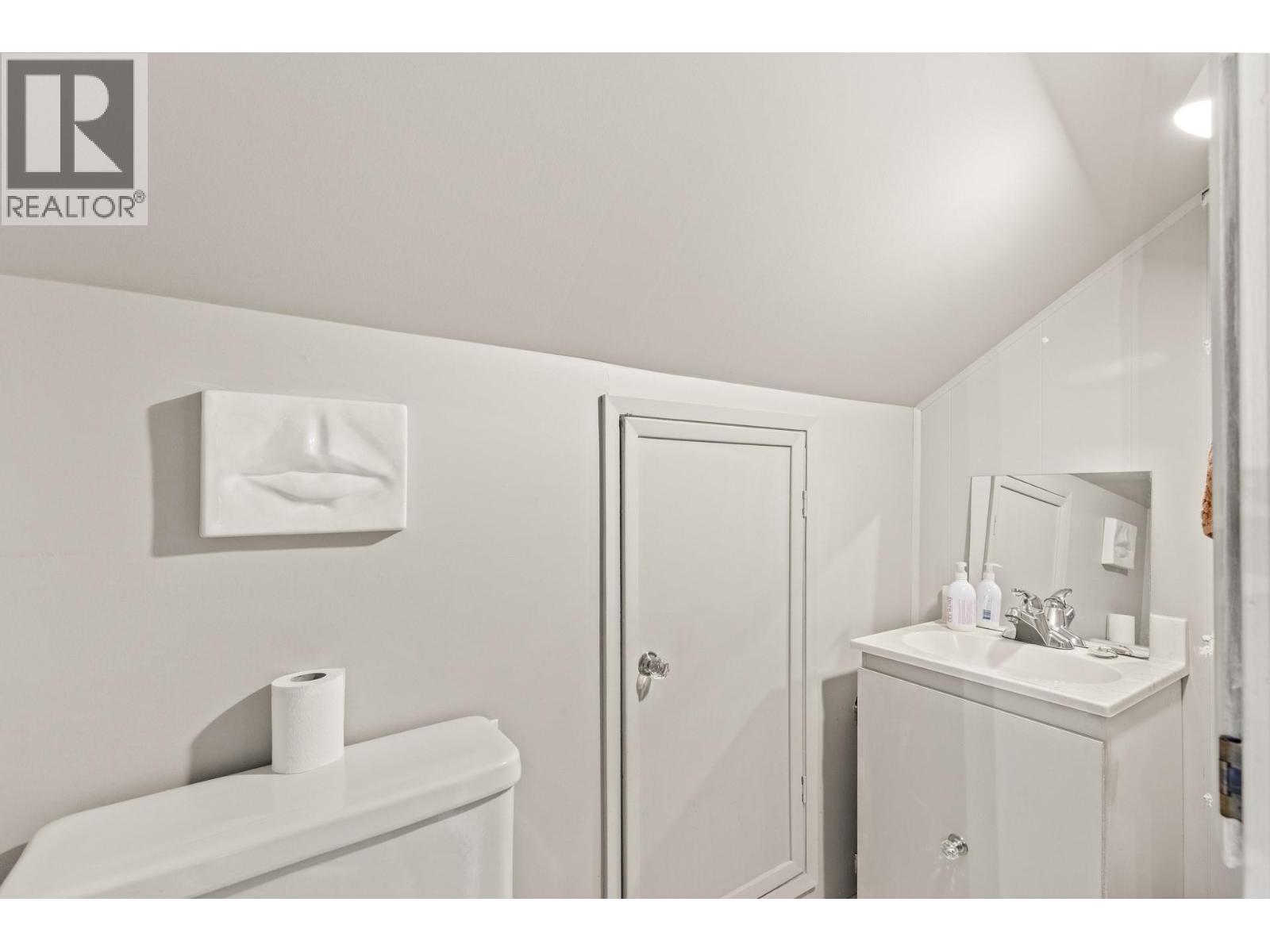 817 Fuller Avenue - 25