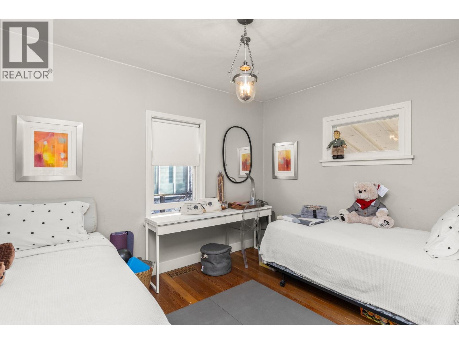 817 Fuller Avenue - 8