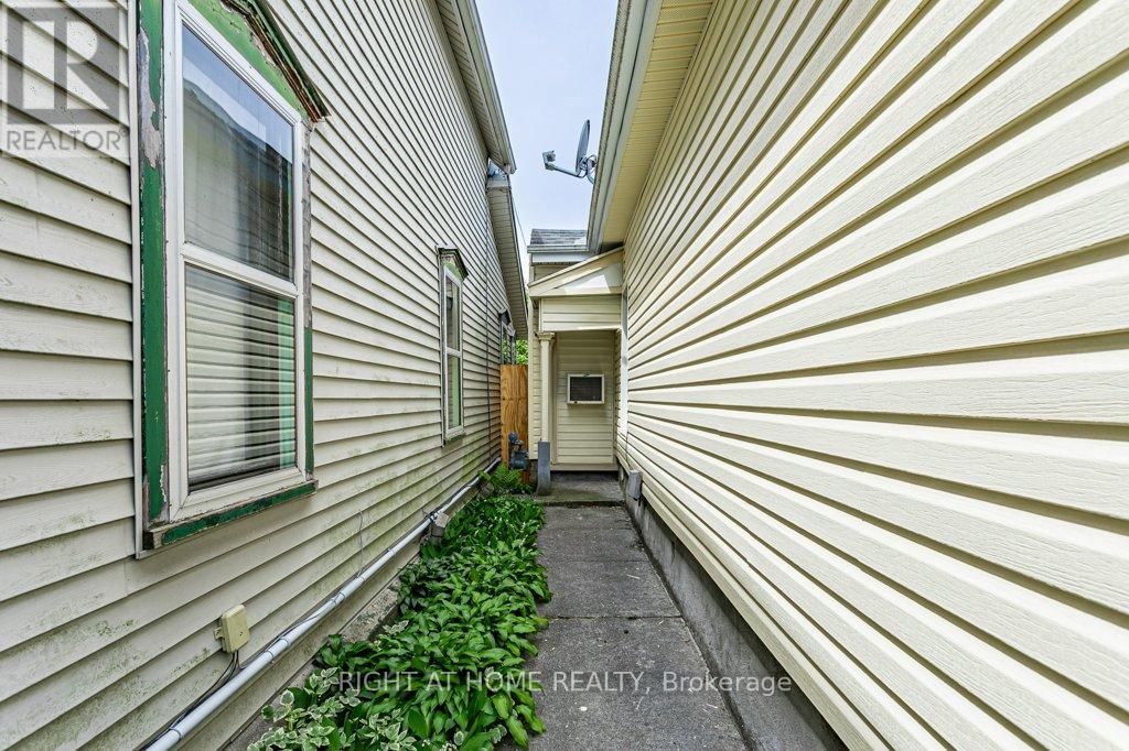 86 MANITOBA STREET - 26