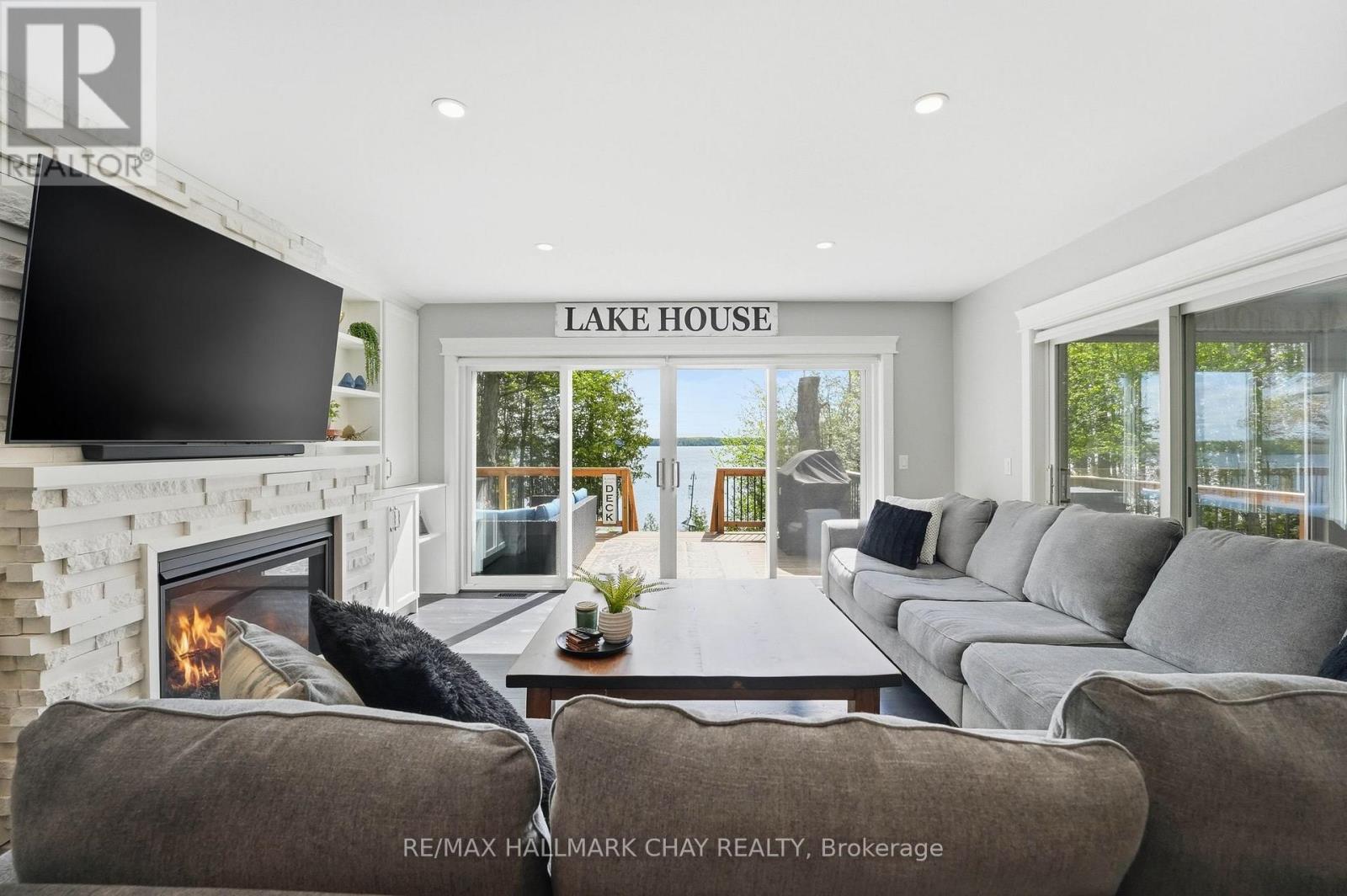18 BAKER BOULEVARD - 11