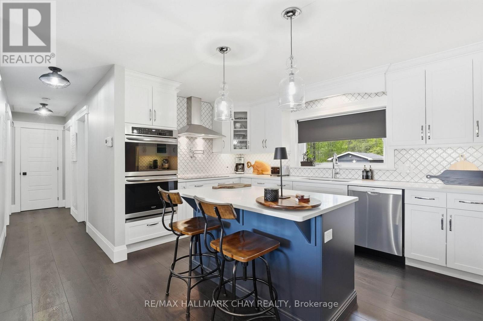 18 BAKER BOULEVARD - 14