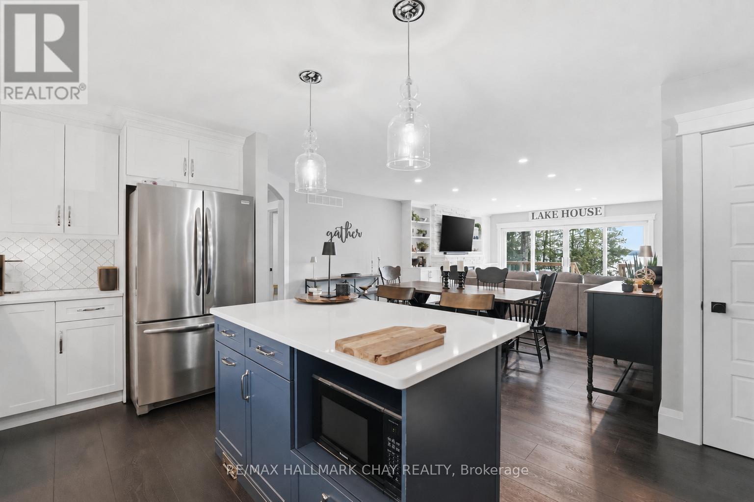 18 BAKER BOULEVARD - 17