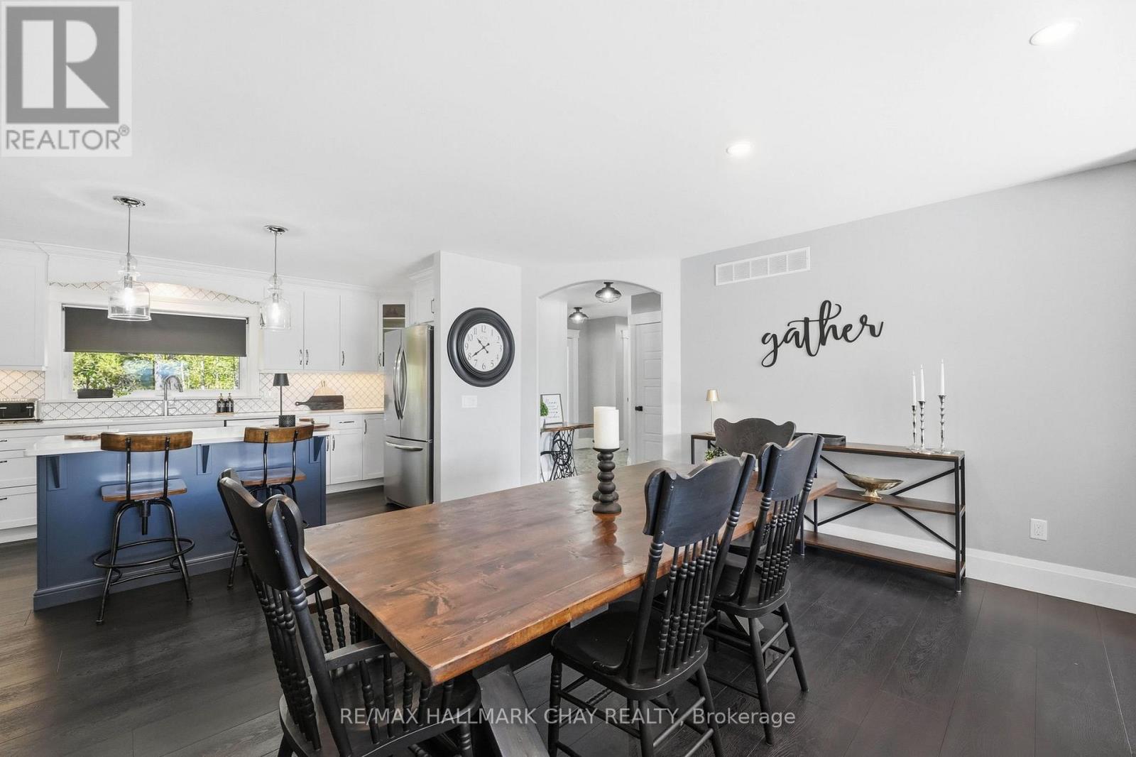 18 BAKER BOULEVARD - 20