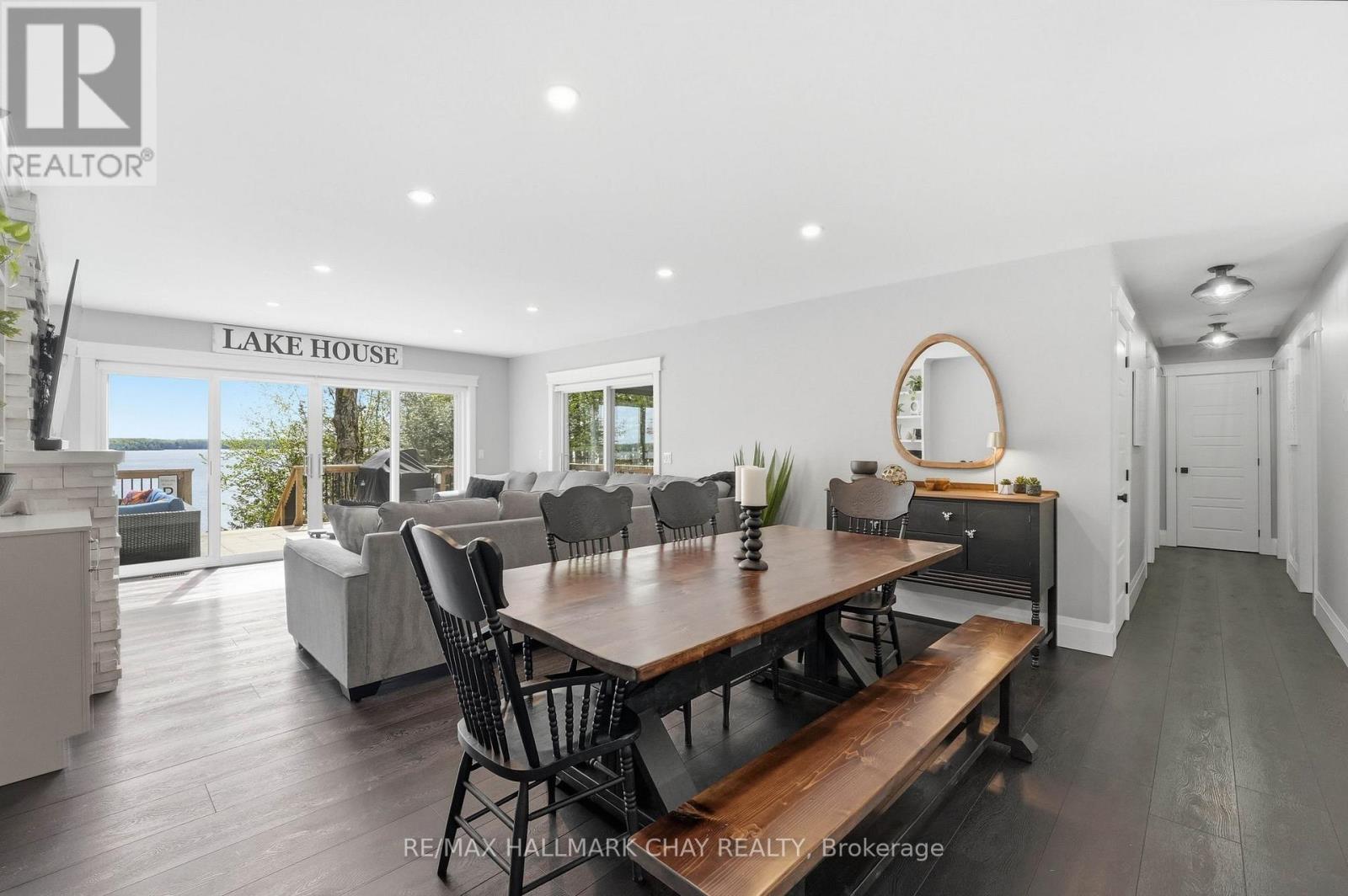 18 BAKER BOULEVARD - 21