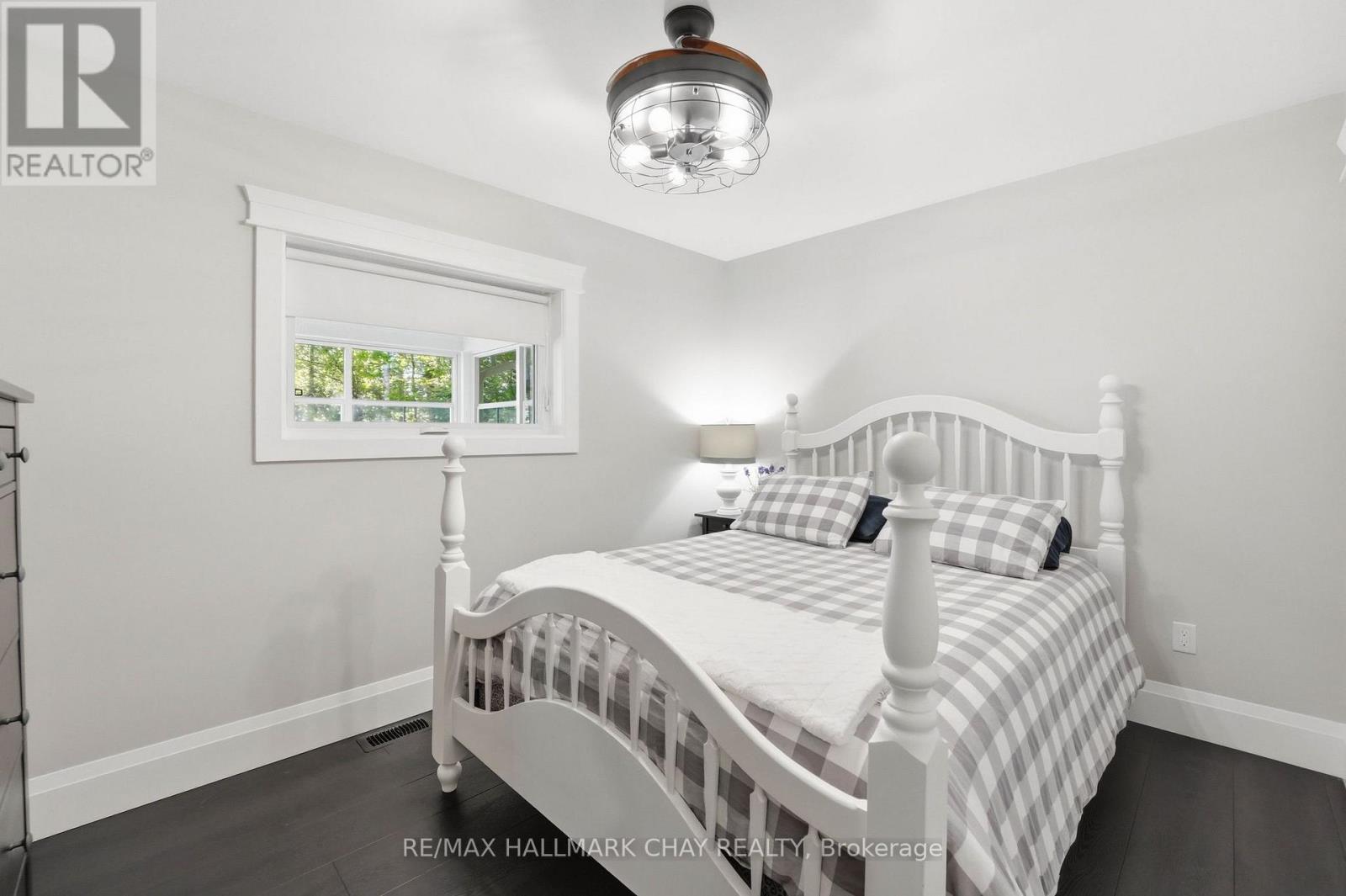 18 BAKER BOULEVARD - 25
