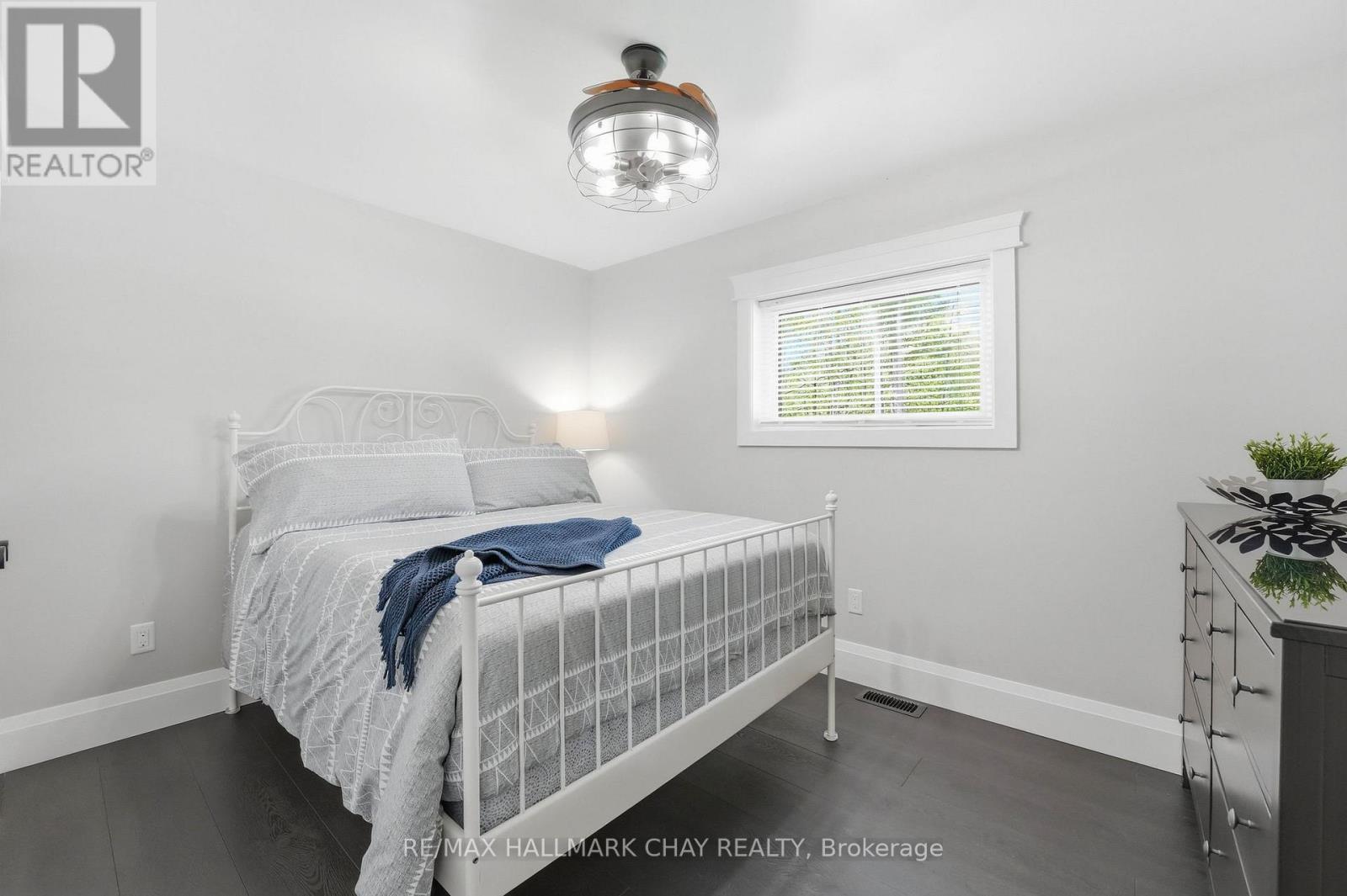 18 BAKER BOULEVARD - 27