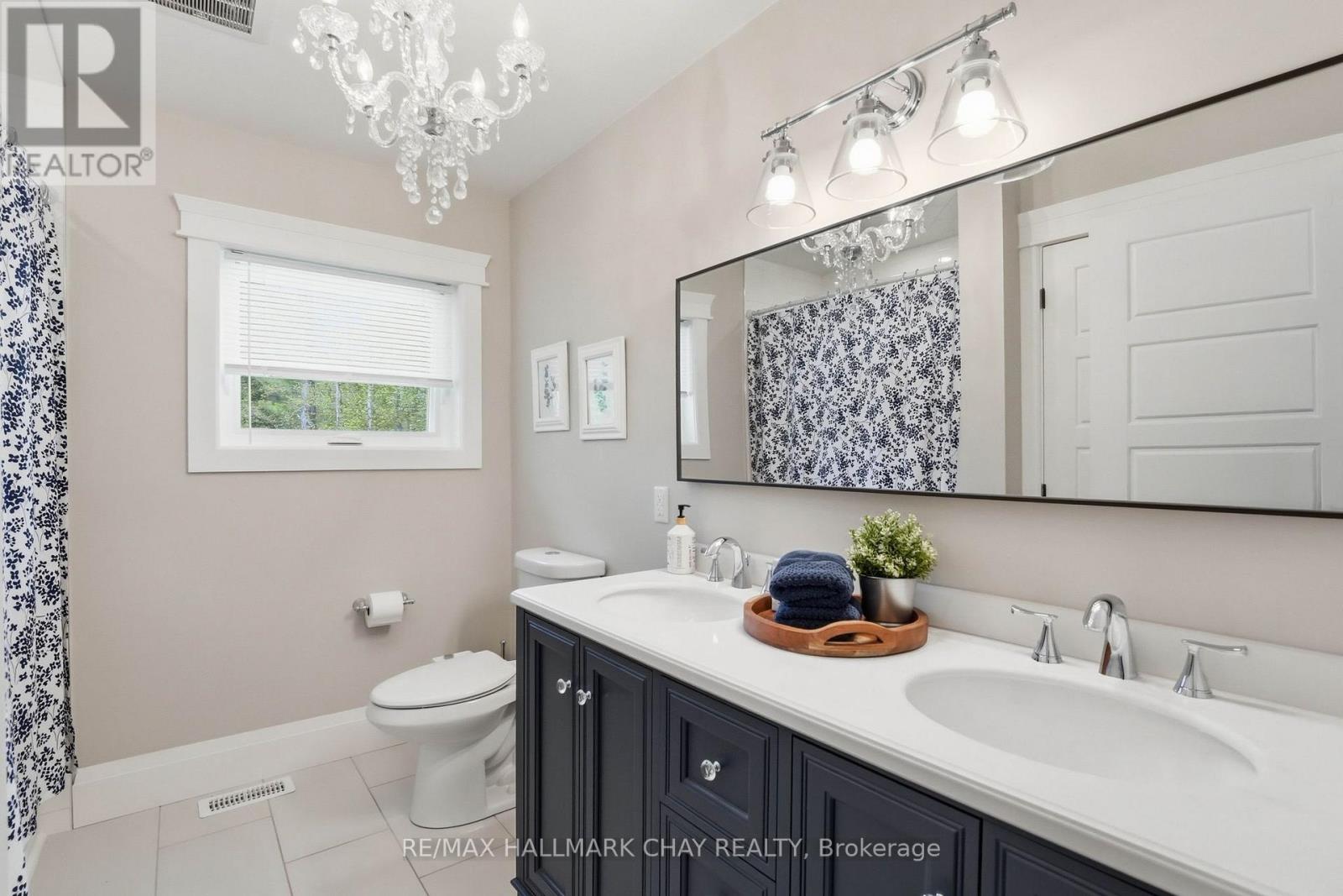 18 BAKER BOULEVARD - 31