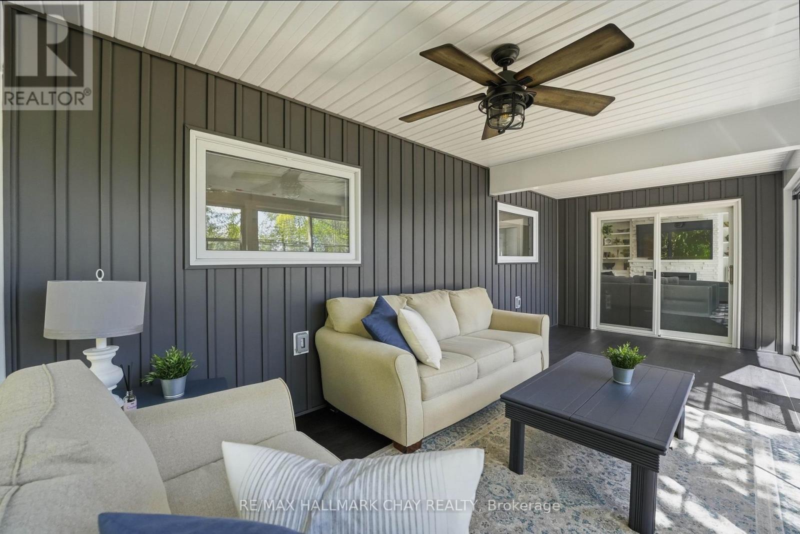 18 BAKER BOULEVARD - 34