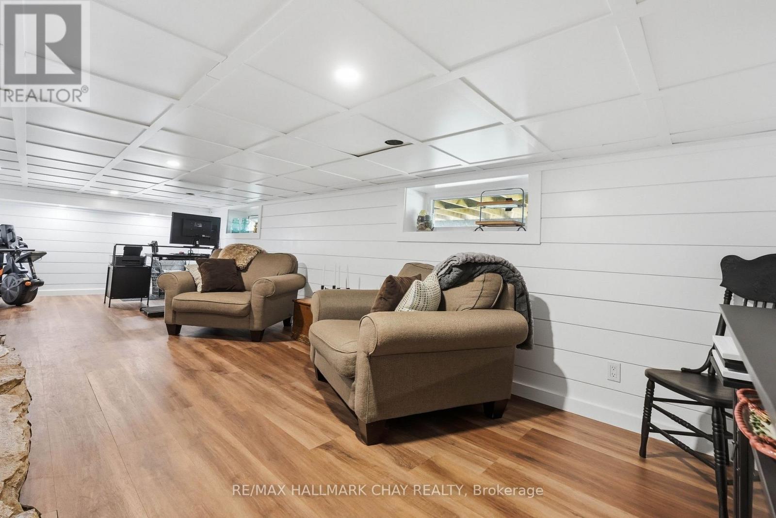 18 BAKER BOULEVARD - 37