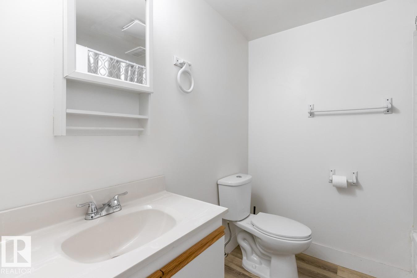 6908 19 AV NW - 37