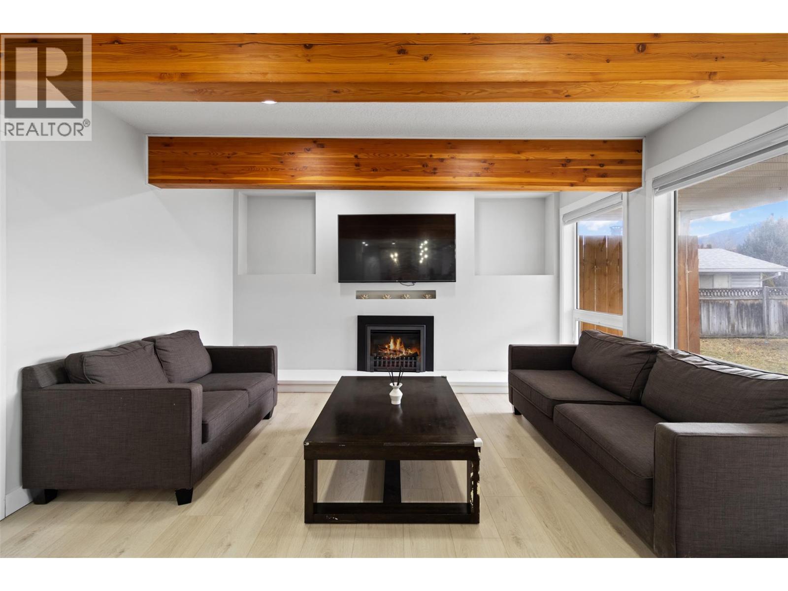 2134 BLACKWELL Avenue, Merritt