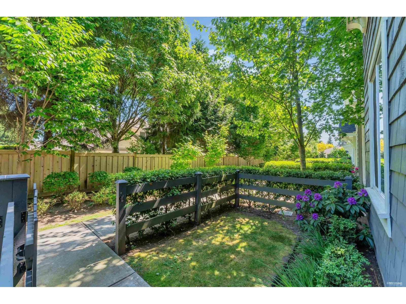 129 15850 85 Avenue - main photo