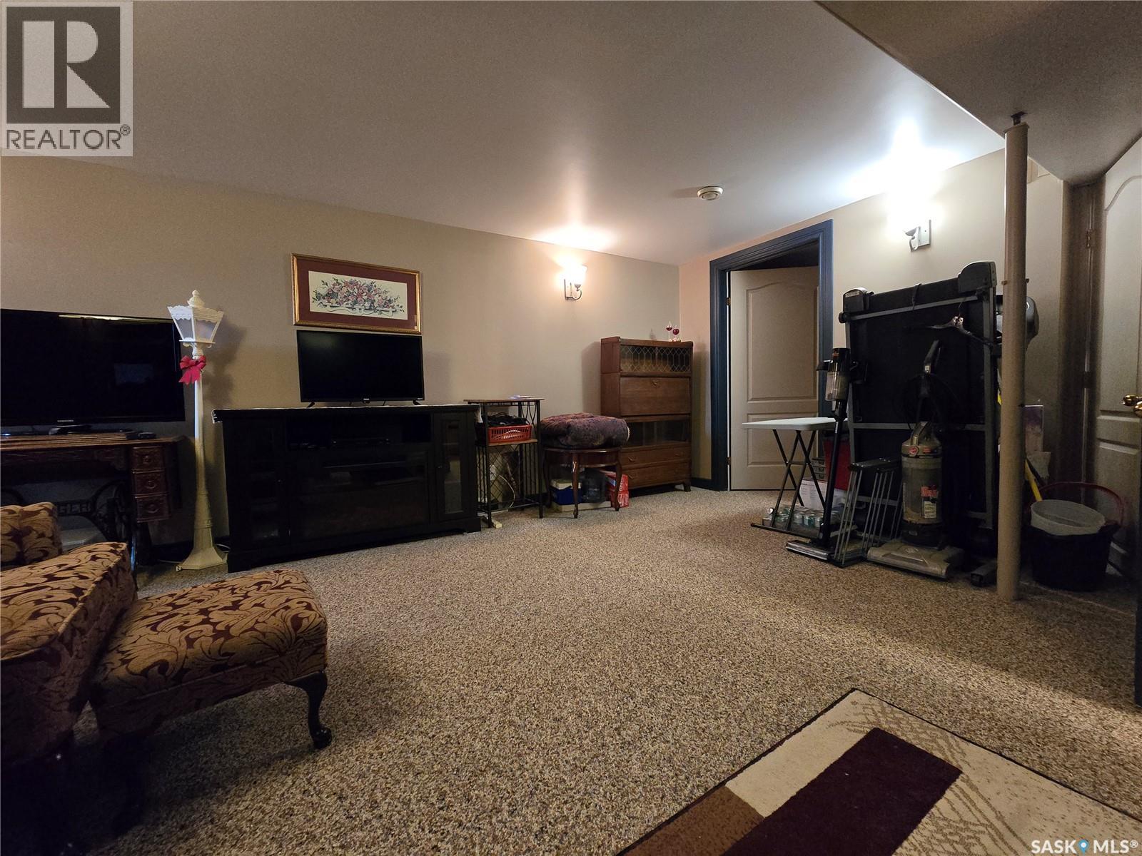 43 ASSINIBOIA AVENUE - 21