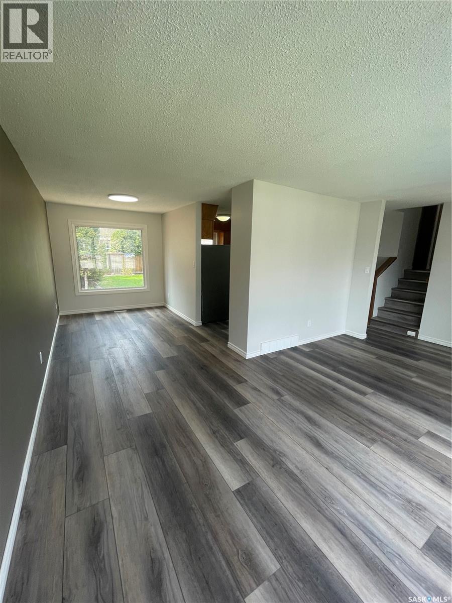 1510 McKercher DRIVE - 8