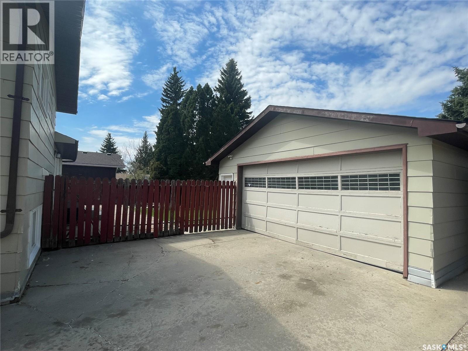 1510 McKercher DRIVE - Image 3
