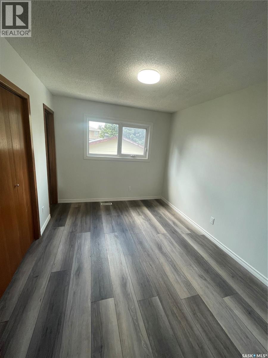 1510 McKercher DRIVE - 24