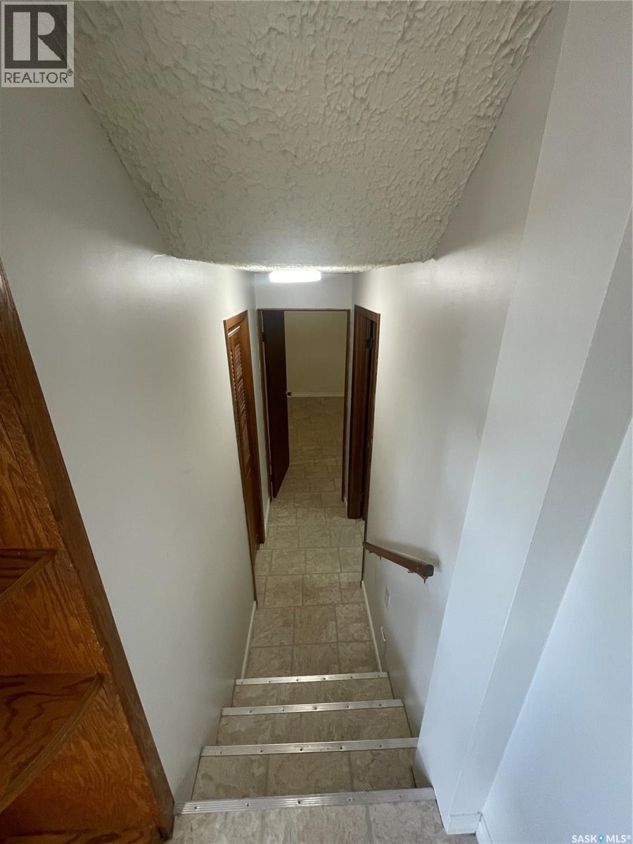 1510 McKercher DRIVE - 32