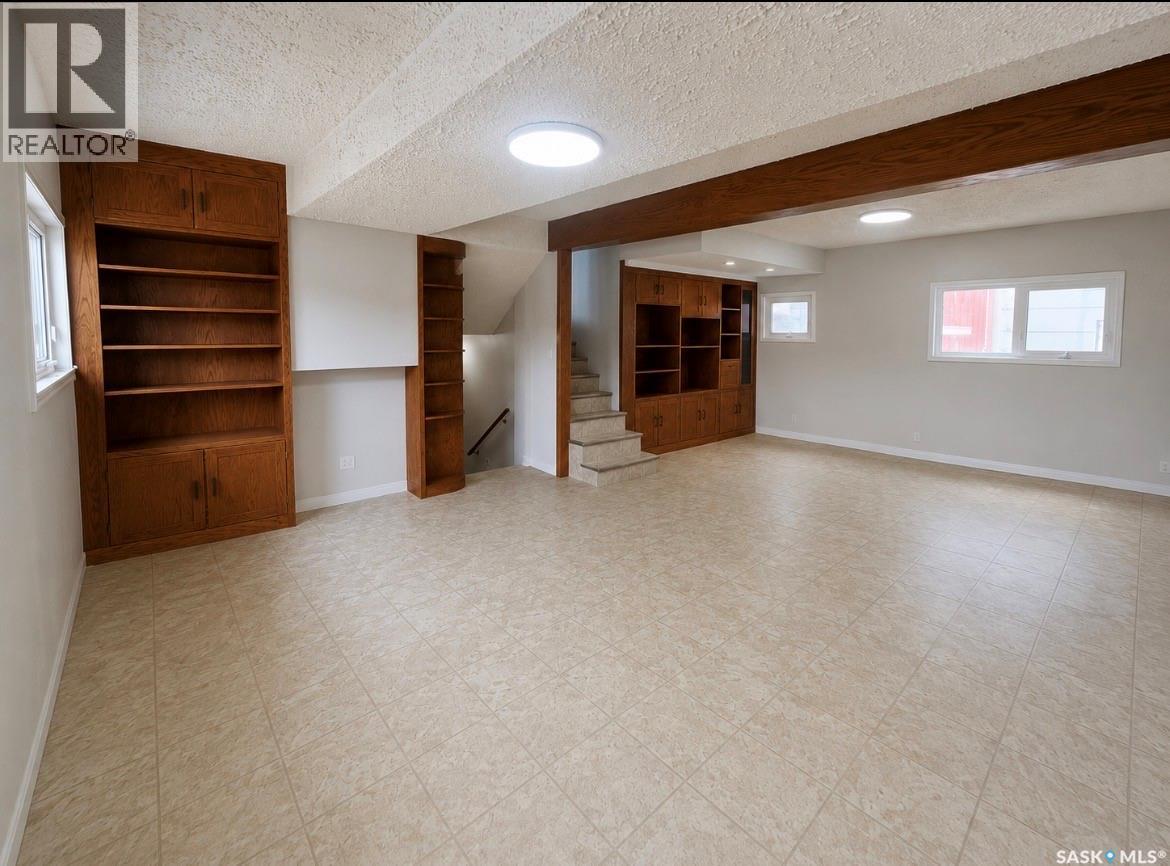 1510 McKercher DRIVE - 30