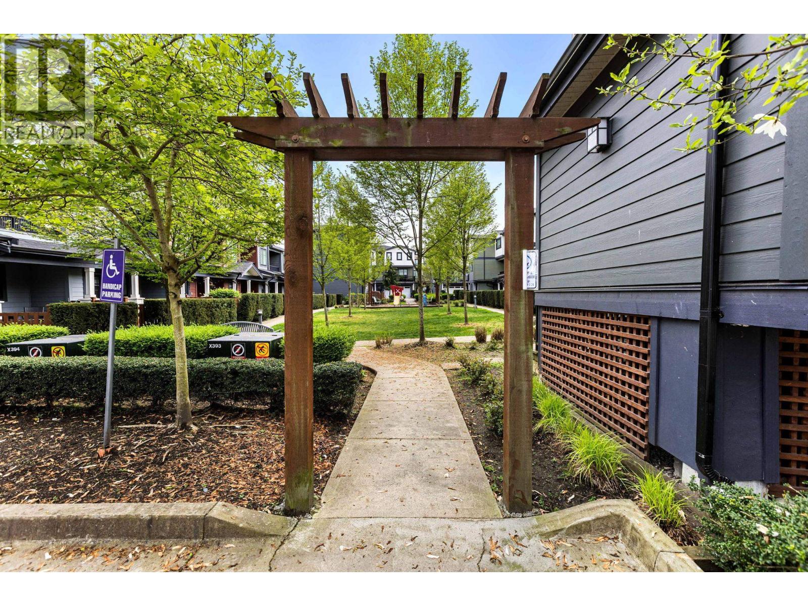 57 188 WOOD STREET, New Westminster
