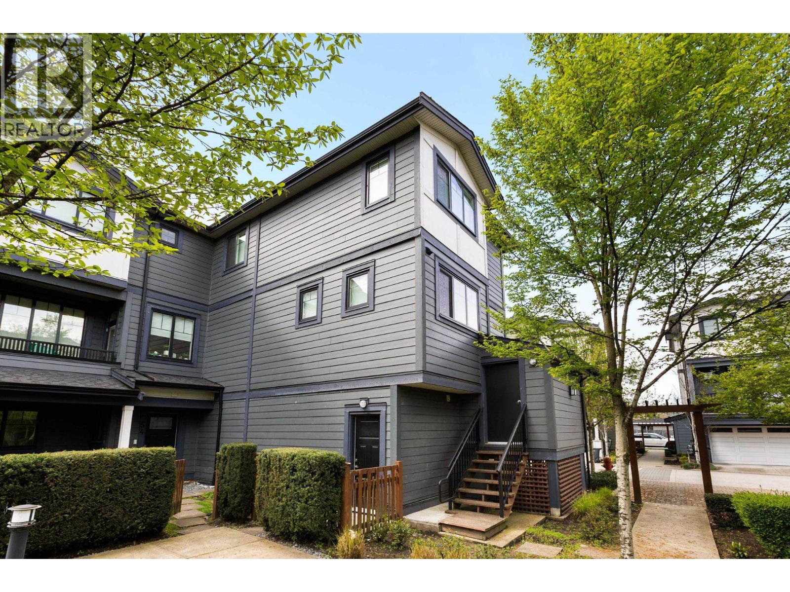 57 188 WOOD STREET, New Westminster