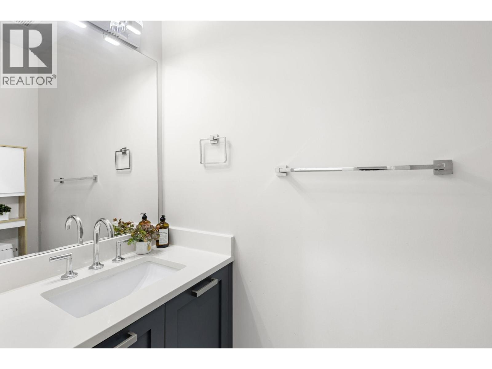 57 188 WOOD STREET, New Westminster