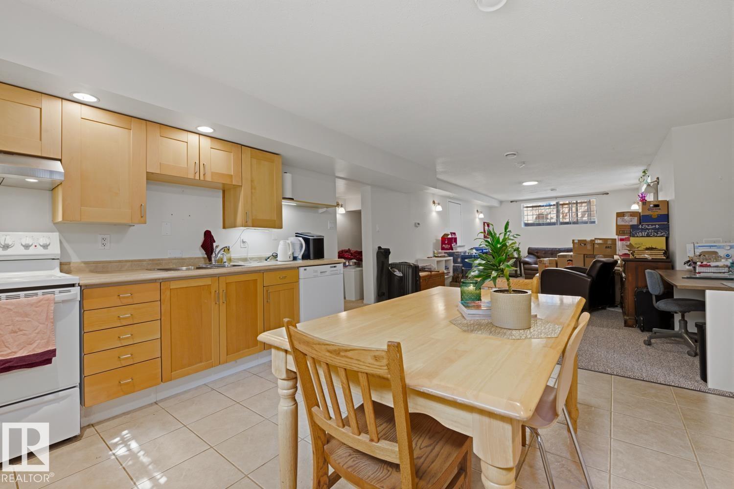 8754 STRATHEARN DR NW NW - 25