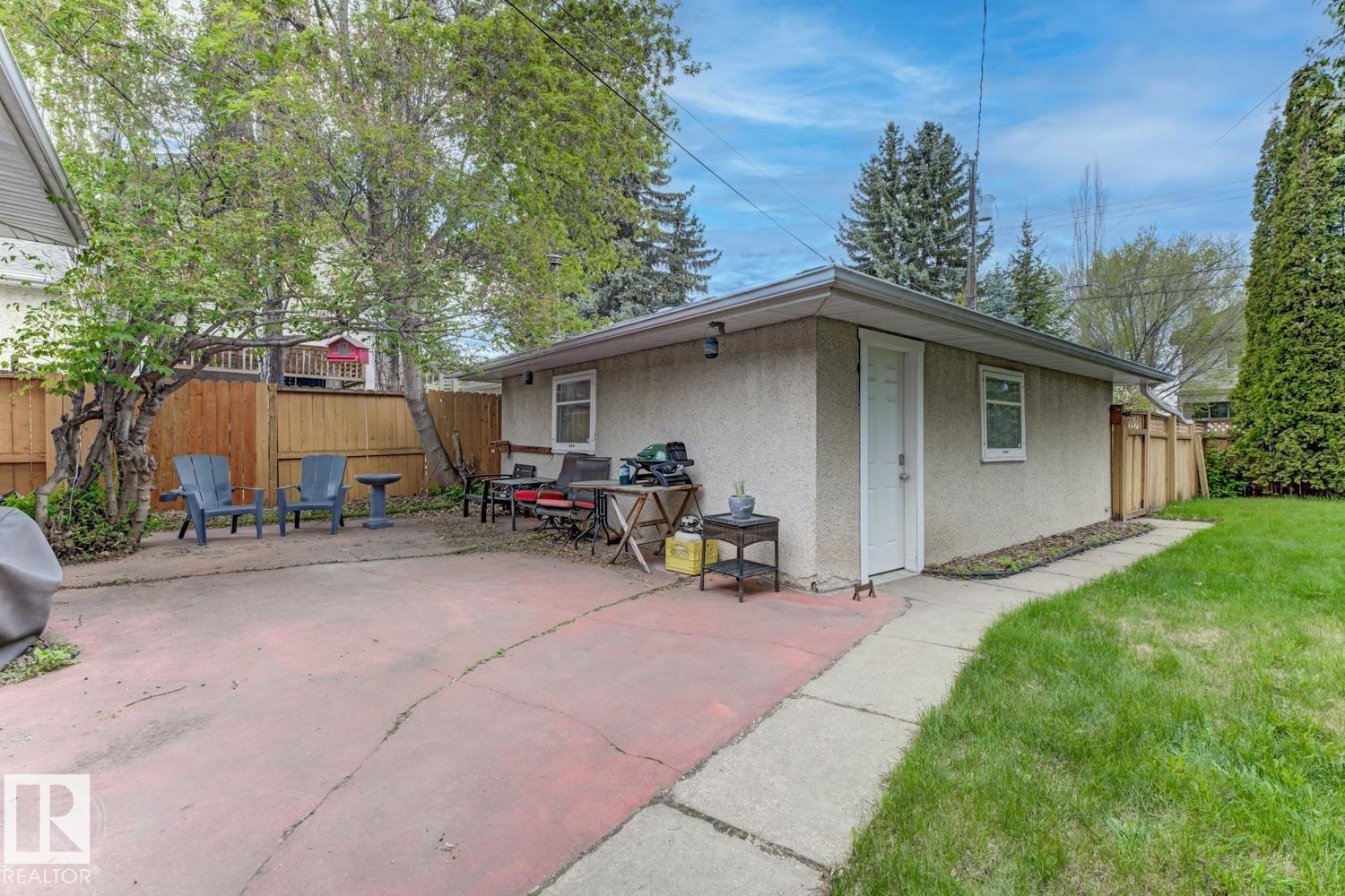 8754 STRATHEARN DR NW NW - 38