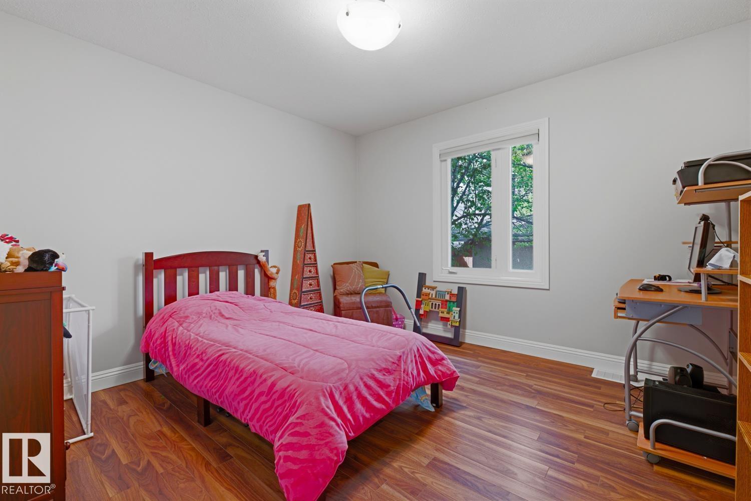 8754 STRATHEARN DR NW NW - 17