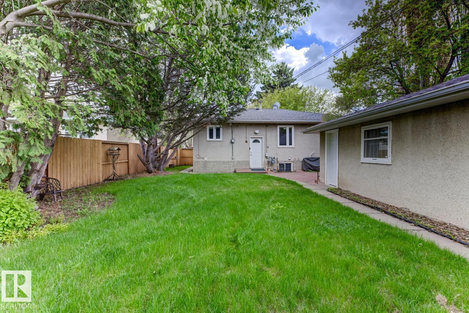 8754 STRATHEARN DR NW NW - 40
